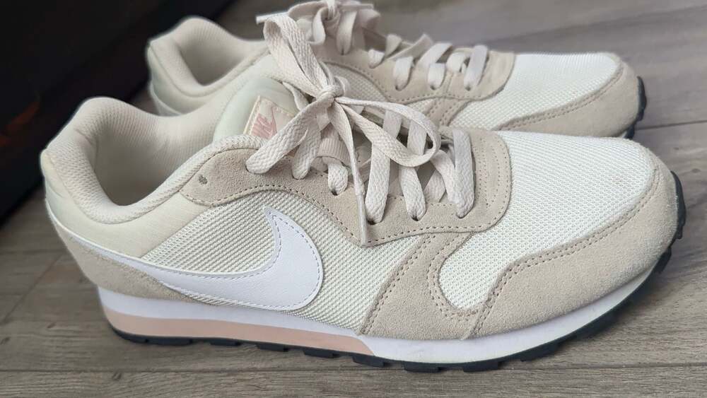 Nike Women's MD Runner 2 Phantom/White/Light Cream Sneakers 749869-011 - Picture 2 of 7
